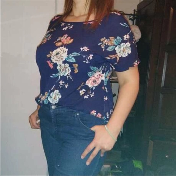 Floral Print Rolled Cuff Top - Picture 5 of 7